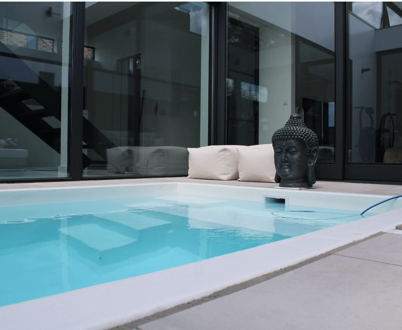 Plunge pool in patio